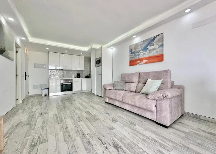 Torres De Yomely - M9g * Playa de las Américas